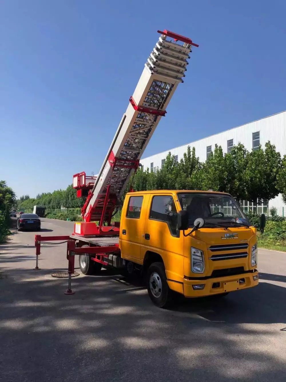 温州瓯海附近的云梯车出租服务：轻松解决高空作业需求